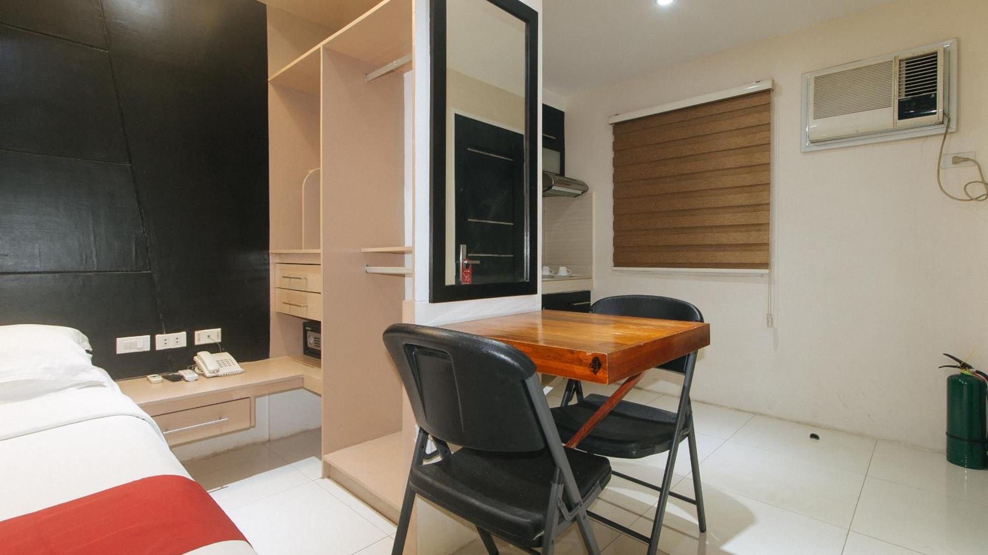 Reddoorz At Grand Apartelle Hernan Cortes Cebu Екстериор снимка